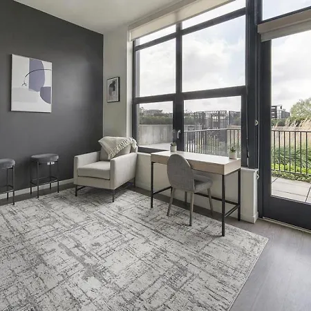 Landing Modern With Amazing Amenities Apartment Chicago