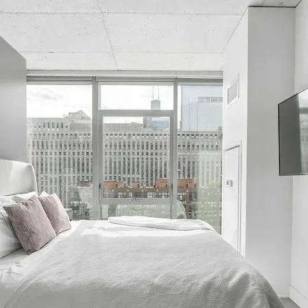 Apartment Landing Modern With Amazing Amenities *