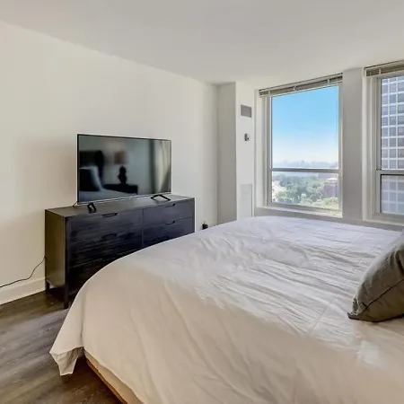 Landing Modern With Amazing Amenities * Chicago