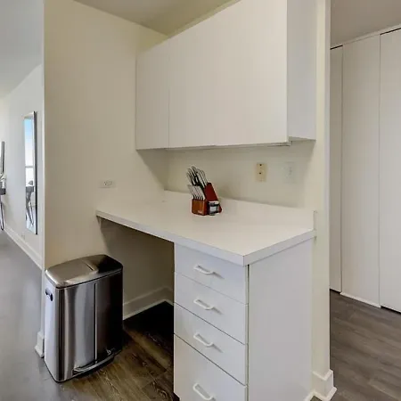Landing Modern With Amazing Amenities Apartment Chicago