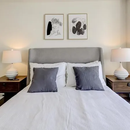 Landing Modern With Amazing Amenities Apartment *