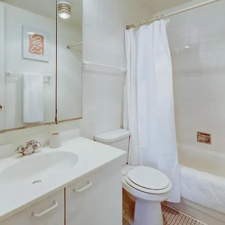 Landing Modern With Amazing Amenities Apartment