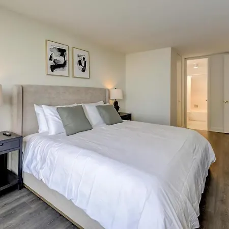 Apartment Landing Modern With Amazing Amenities *