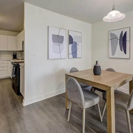 Landing Modern With Amazing Amenities Apartment