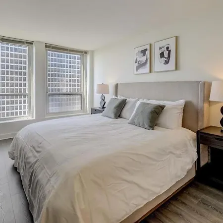 Landing Modern With Amazing Amenities Apartment