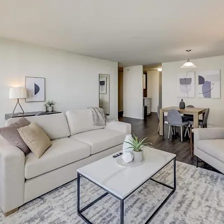 Landing Modern With Amazing Amenities *