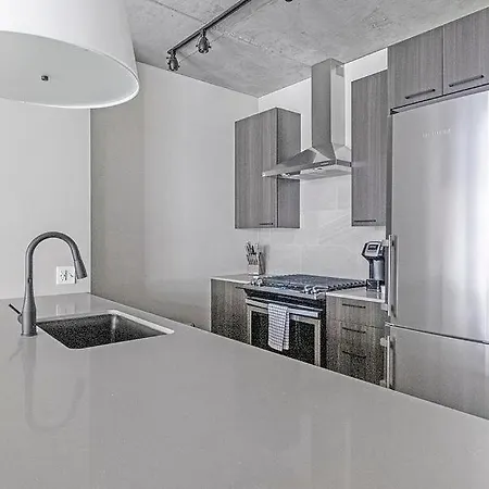 Apartment Landing Modern With Amazing Amenities