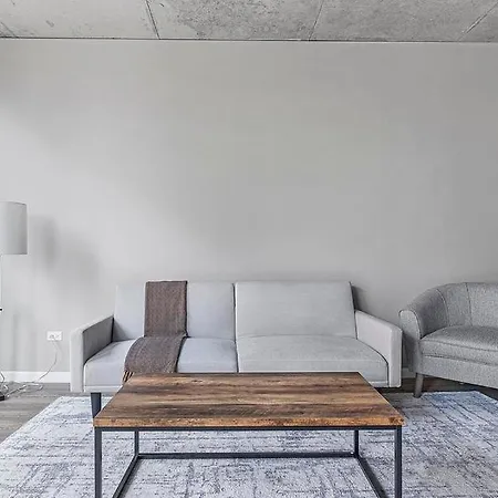 Landing Modern With Amazing Amenities *