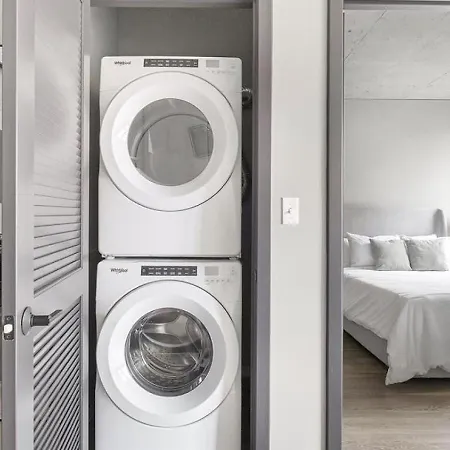 Landing Modern With Amazing Amenities Apartment Chicago