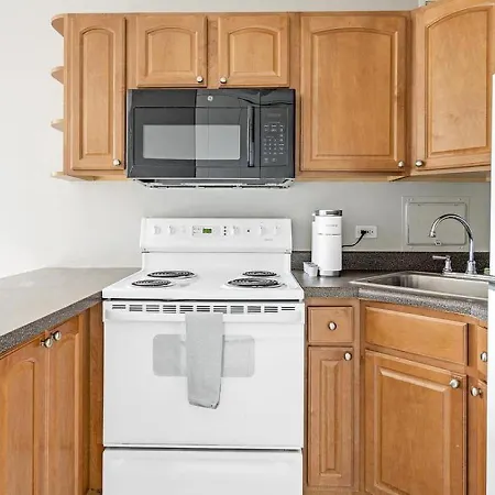 Landing Modern With Amazing Amenities * Chicago
