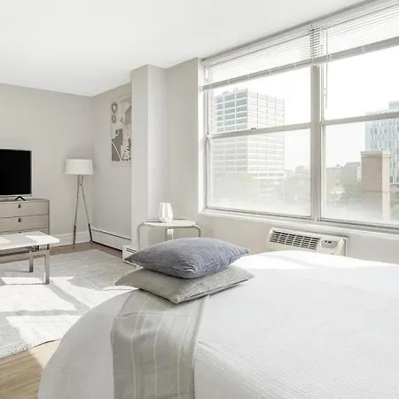 Apartment Landing Modern With Amazing Amenities