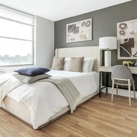Landing Modern With Amazing Amenities * Chicago