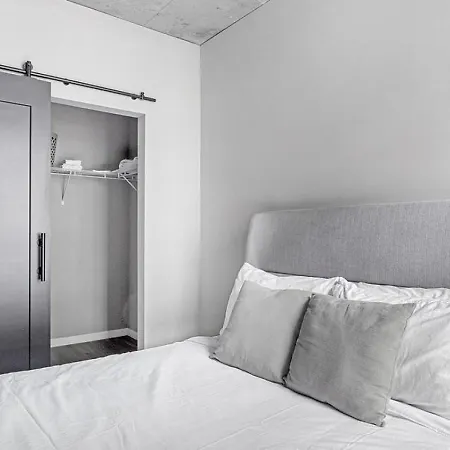 Landing Modern With Amazing Amenities *