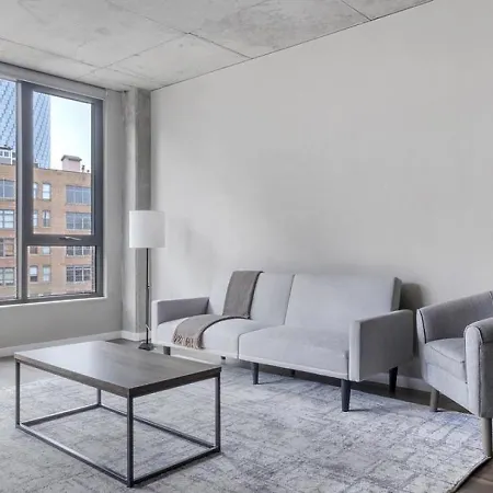 Apartment Landing Modern With Amazing Amenities Chicago