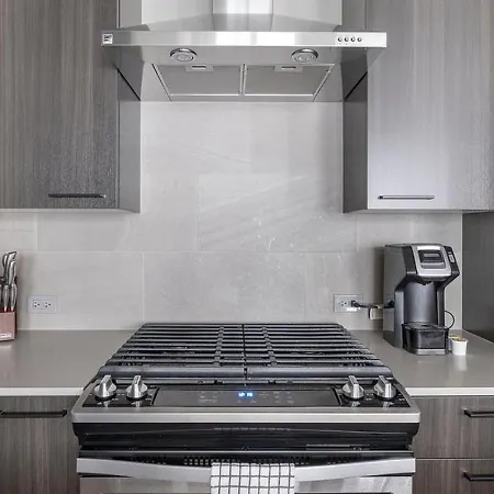 Landing Modern With Amazing Amenities *