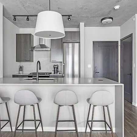Apartment Landing Modern With Amazing Amenities