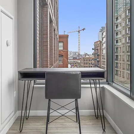 Landing Modern With Amazing Amenities Chicago