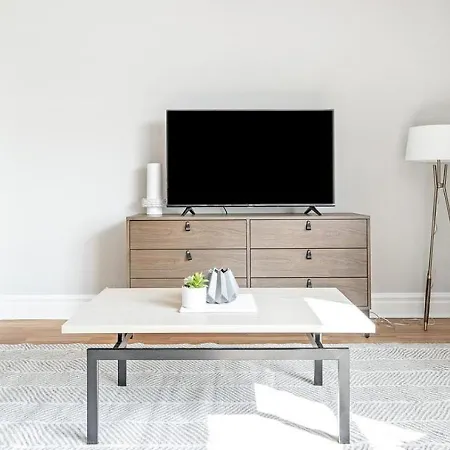 Apartment Landing Modern With Amazing Amenities *