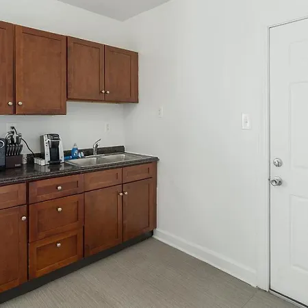 Landing Modern With Amazing Amenities Chicago