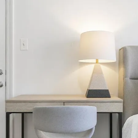 Apartment Landing Modern With Amazing Amenities