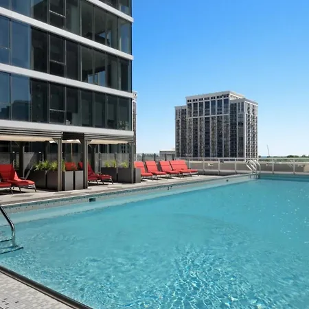 South Loop W Pool Gym Nr Grant Park Chi-857