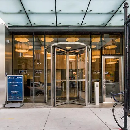 South Loop W Pool Gym Nr Grant Park Chi-857 *