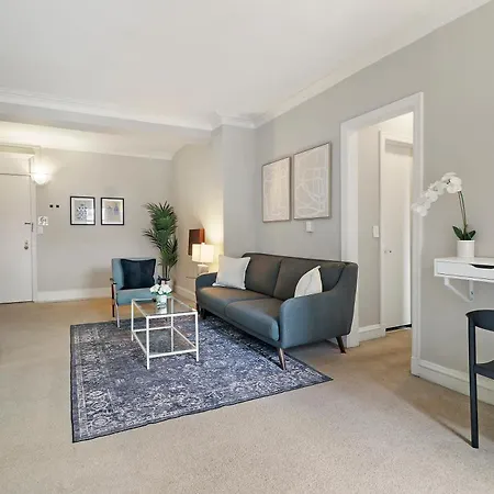 Elegant 1br Hyde Park - Windermere 310 Apartment Chicago