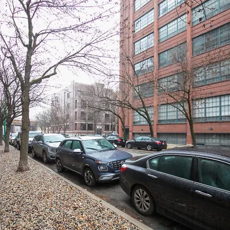 River West 1br W Roofdeck Wd Nr Blue Line Chi-1023 Apartment Chicago