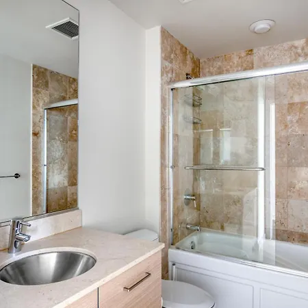Apartment River West 1br W Roofdeck Wd Nr Blue Line Chi-1023 Chicago