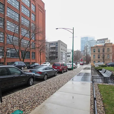 River West 1br W Roofdeck Wd Nr Blue Line Chi-1023 Apartment Chicago