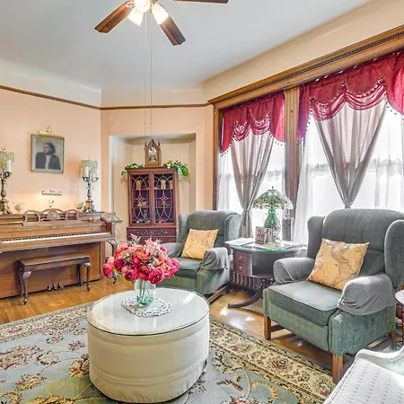 Victorian Mansion In Garfield Park Holiday home Chicago