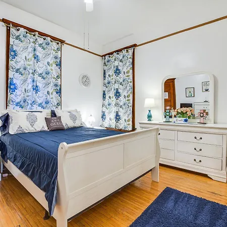Holiday home Victorian Mansion In Garfield Park *