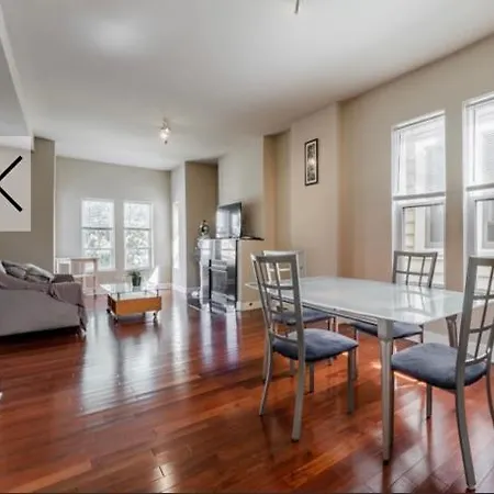 Modern Belden Apartment