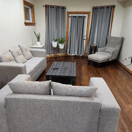 Apartment Relaxing Entire Roseland Neighborhood Unit