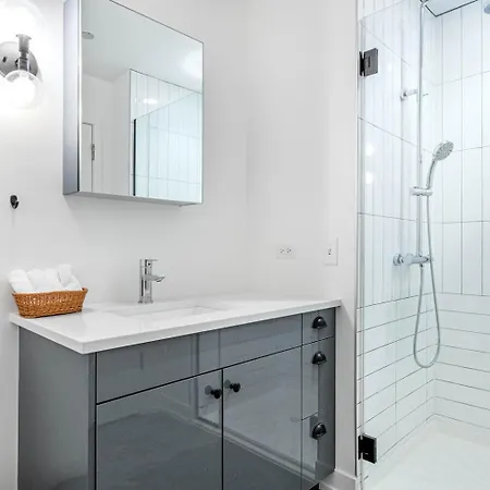 Uptown 1br W Gym Rooftop Pool 2 Blocks To L Chi-383 * Chicago