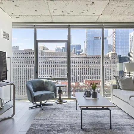 Landing Modern With Amazing Amenities Apartment Chicago