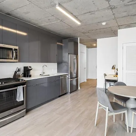 Landing Modern With Amazing Amenities Apartment
