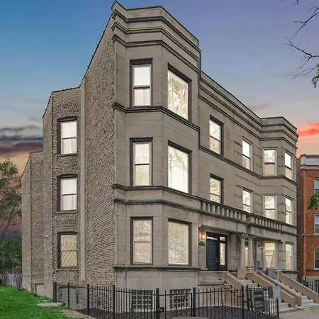Apartment The Brown House - A Luxurious Uchicago Campus *