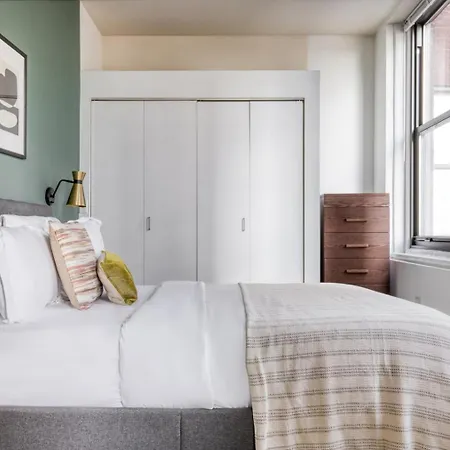 Ideal Loop 2br W Gym Nr Millennium Park Chi-130 Apartment