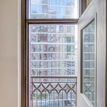 Ideal Loop 2br W Gym Nr Millennium Park Chi-130 Apartment