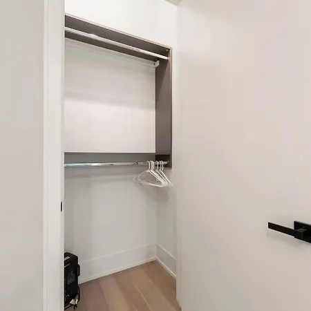 Chic River North 2br 2ba With Private Balcony Apartment Chicago