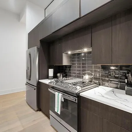 Chic River North 2br 2ba With Private Balcony Apartment
