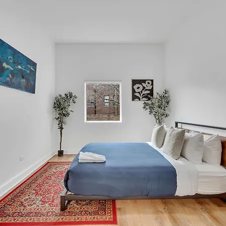 Bright Modern 4bd 2ba In The Heart Of Wrigleyville Apartment Chicago