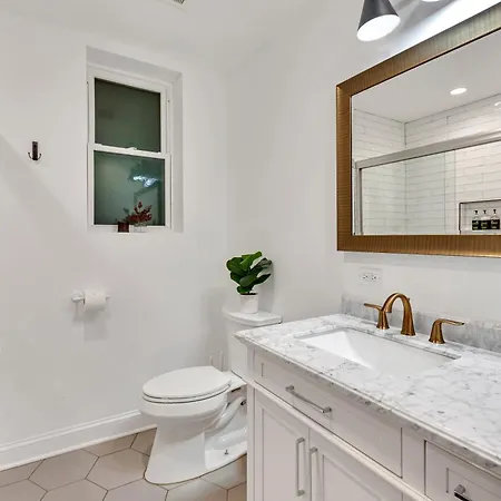 Bright Modern 4bd 2ba In The Heart Of Wrigleyville Chicago