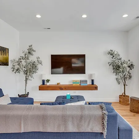 Bright Modern 4bd 2ba In The Heart Of Wrigleyville Apartment *