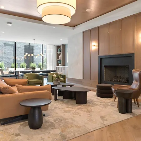 Foundry Unmatched Skyline Views At Lincoln Park Apartment *