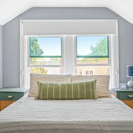 Apartment Norwood Park/edison Park! Workstation & In-unit Laundry! 2nd Floor Chicago