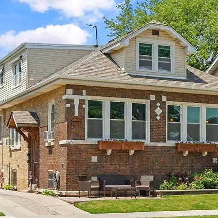 Norwood Park/edison Park! Workstation & In-unit Laundry! 2nd Floor Apartment Chicago