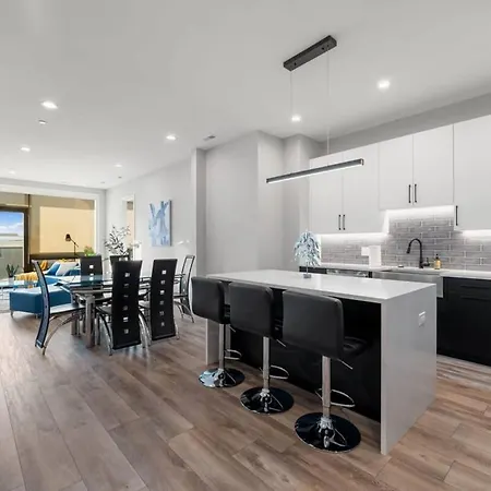 Apartment Lovely 3bed 3bath Brand New W 4 Beds & Balcony Chicago