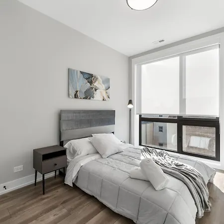 Contemporary Luxury: New 3br 2ba Stylish Haven